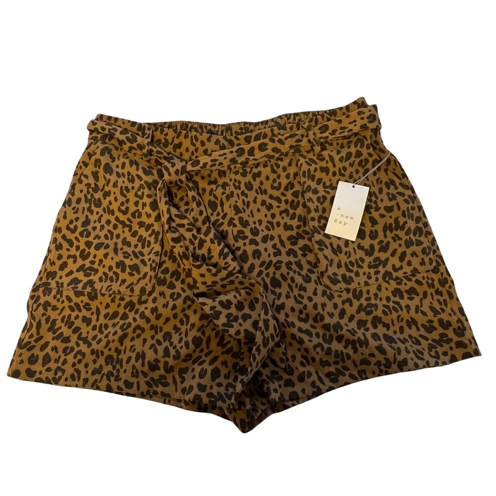 A New Day Woman’s Extra Large Leopard Print Shorts w/Matching Belt